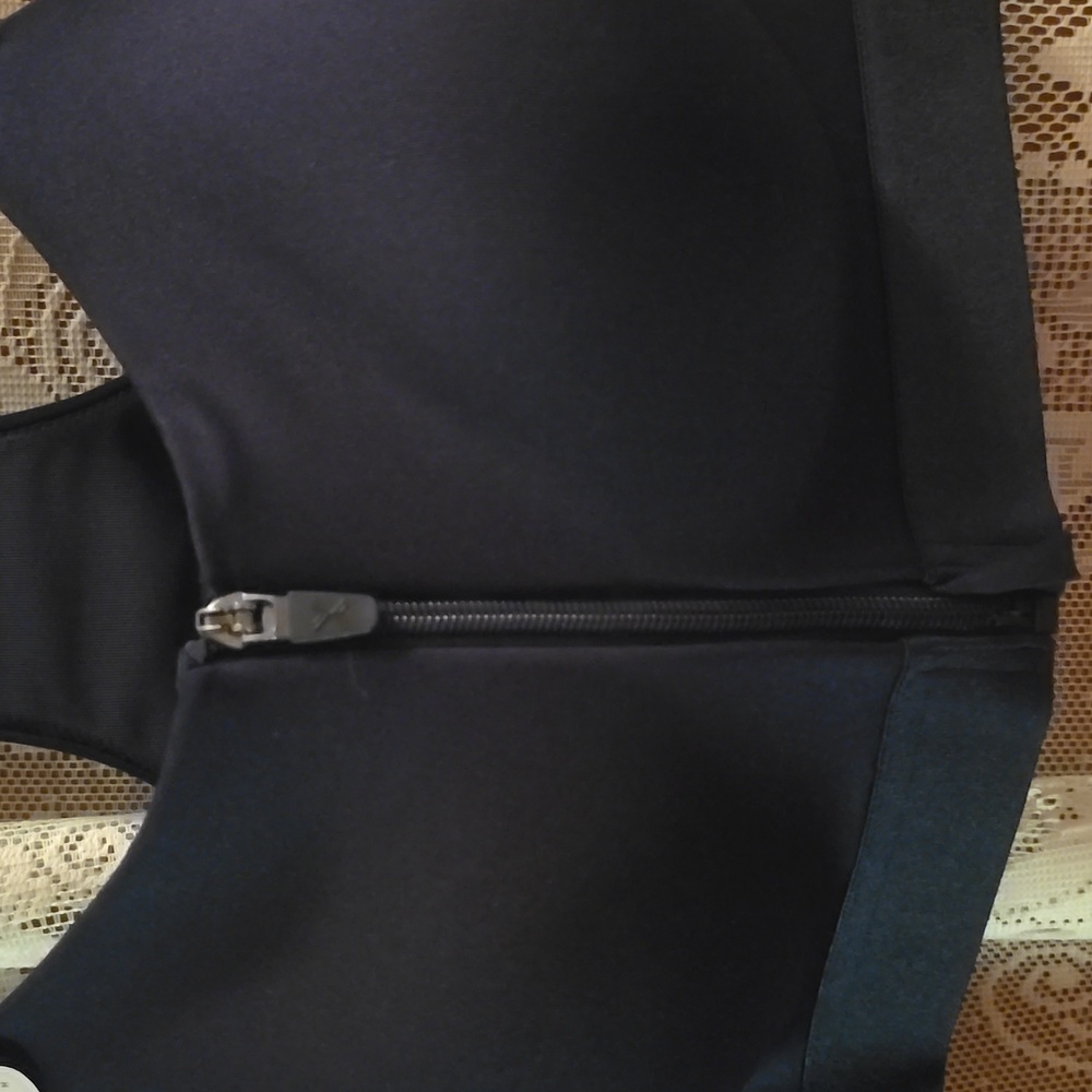 New Xersion Women's Size M Black Sports Bra T-back‎ High Support Zip Front - Picture 2 of 6